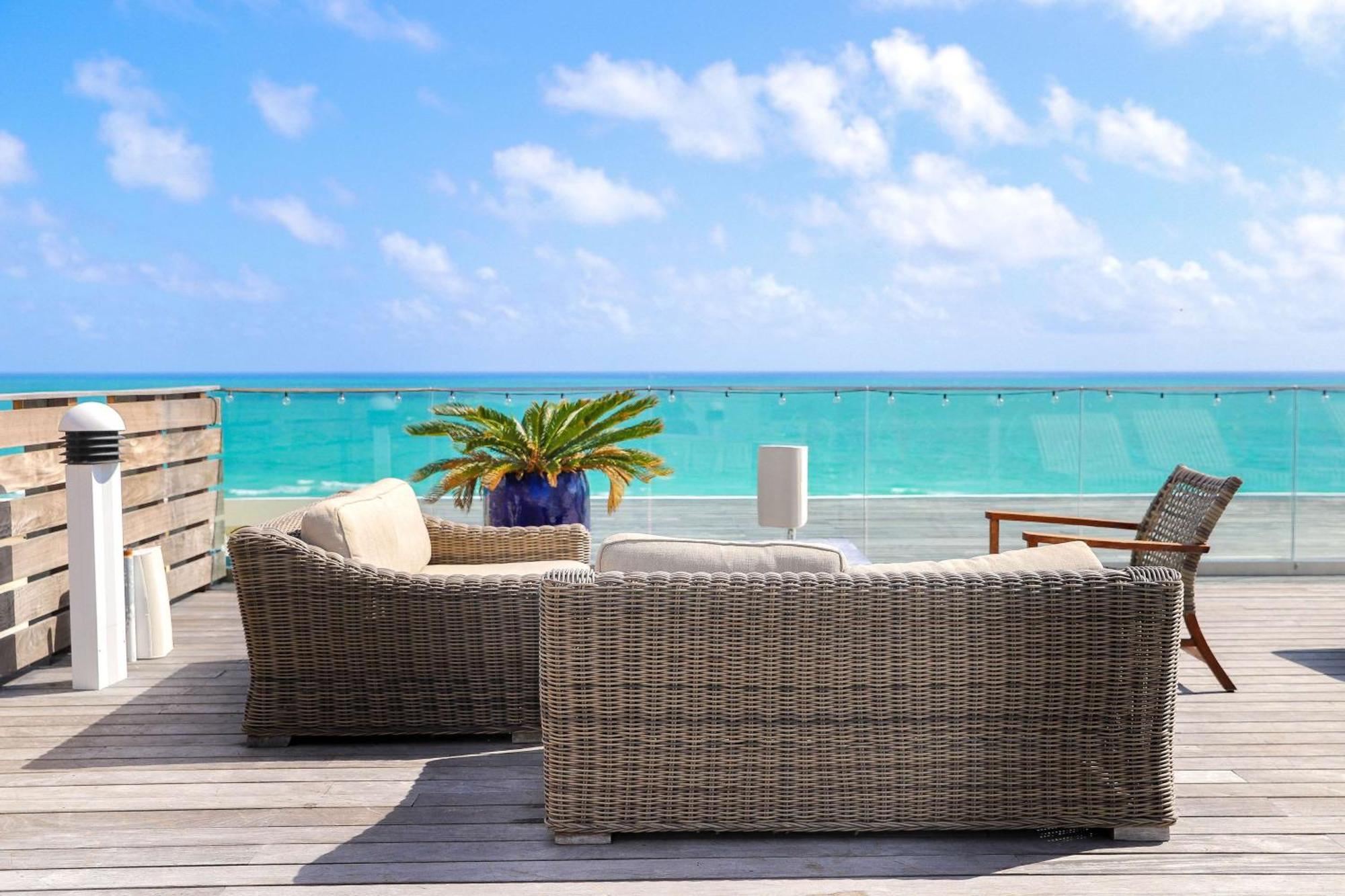 Nautilus Sonesta Miami Beach Bagian luar foto The view from the rooftop