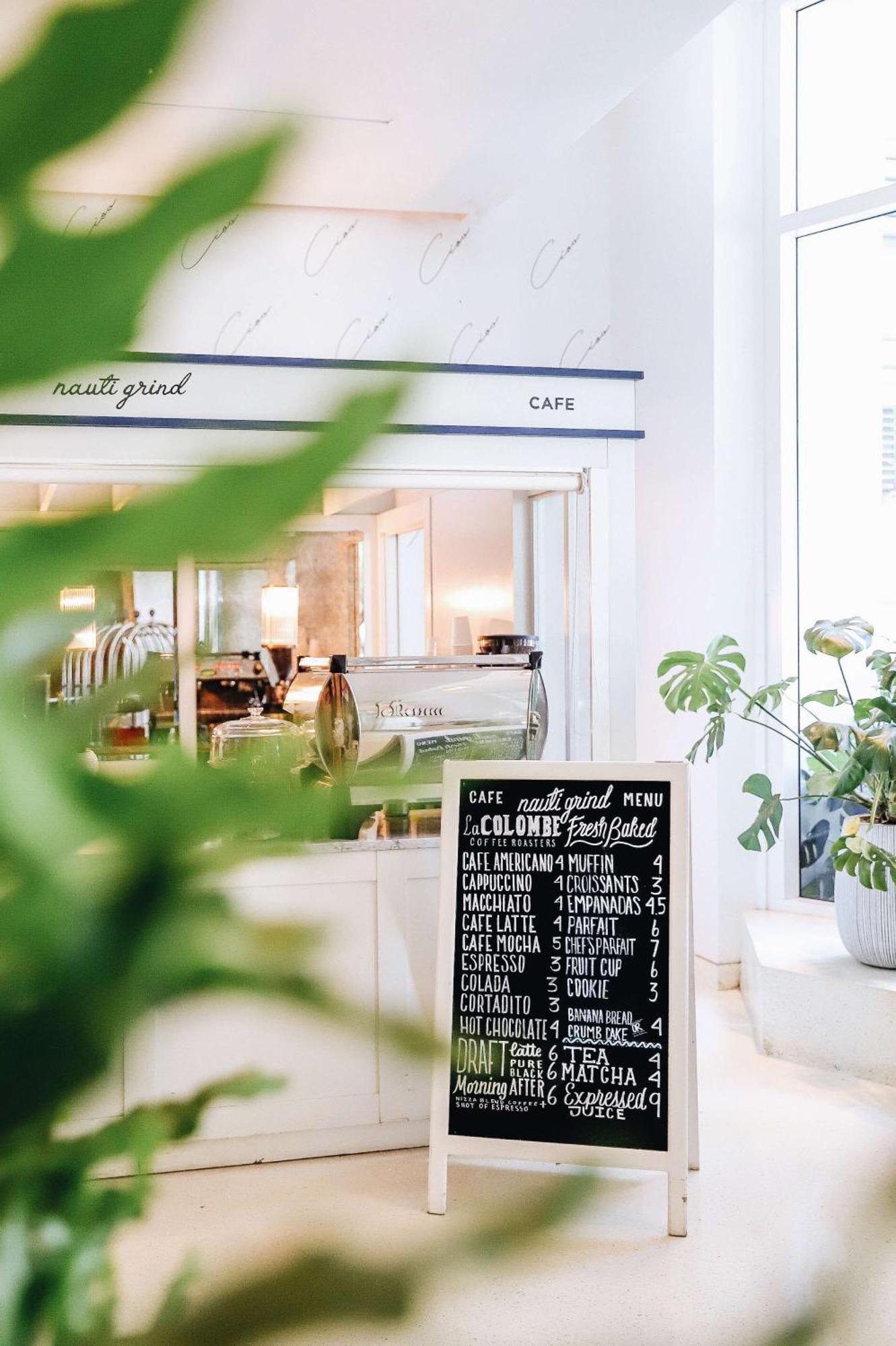 Nautilus Sonesta Miami Beach Bagian luar foto Café